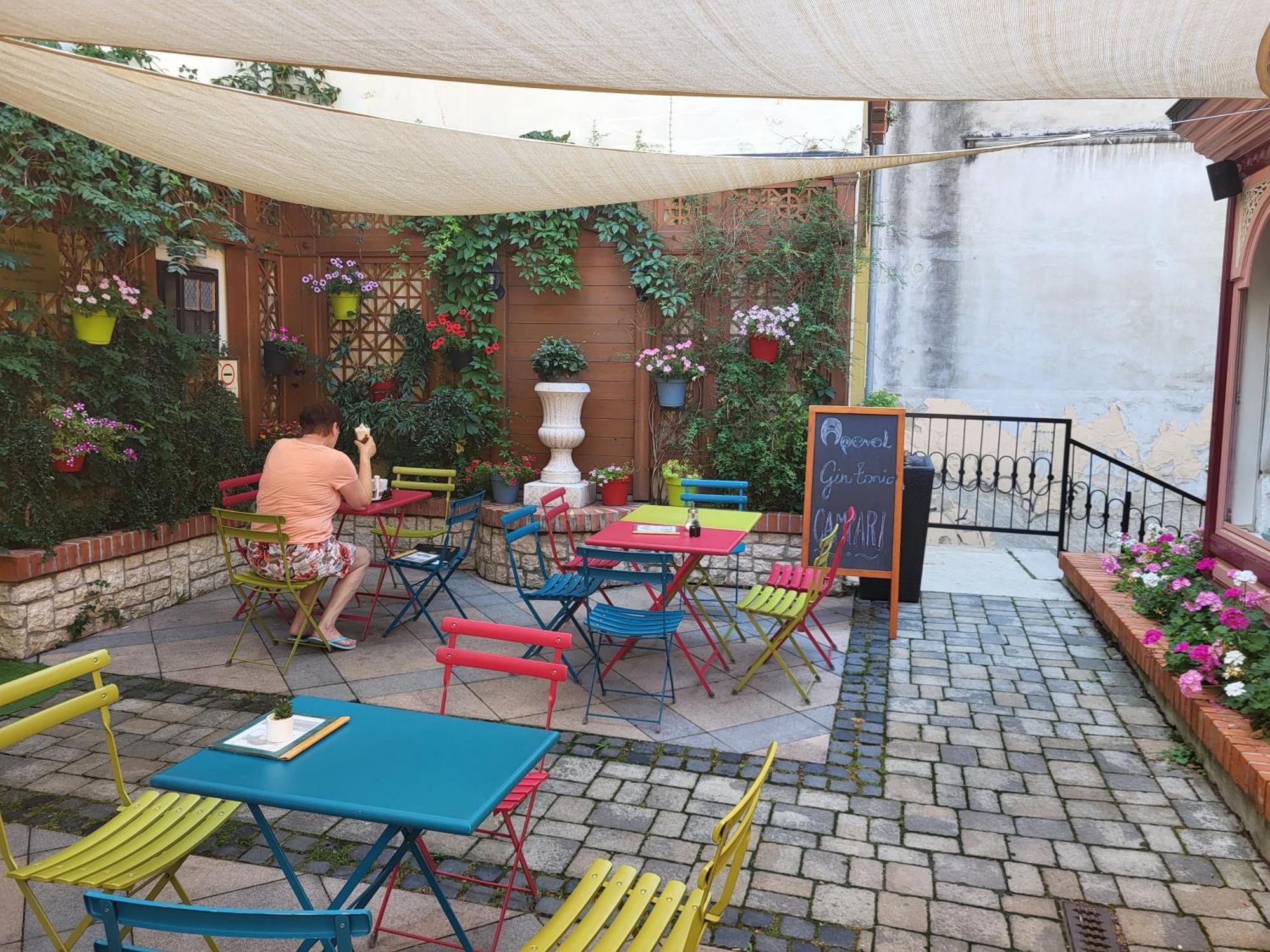 Luna City Apartman Lägenhet Sopron Exteriör bild