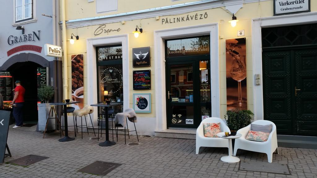 Luna City Apartman Lägenhet Sopron Exteriör bild