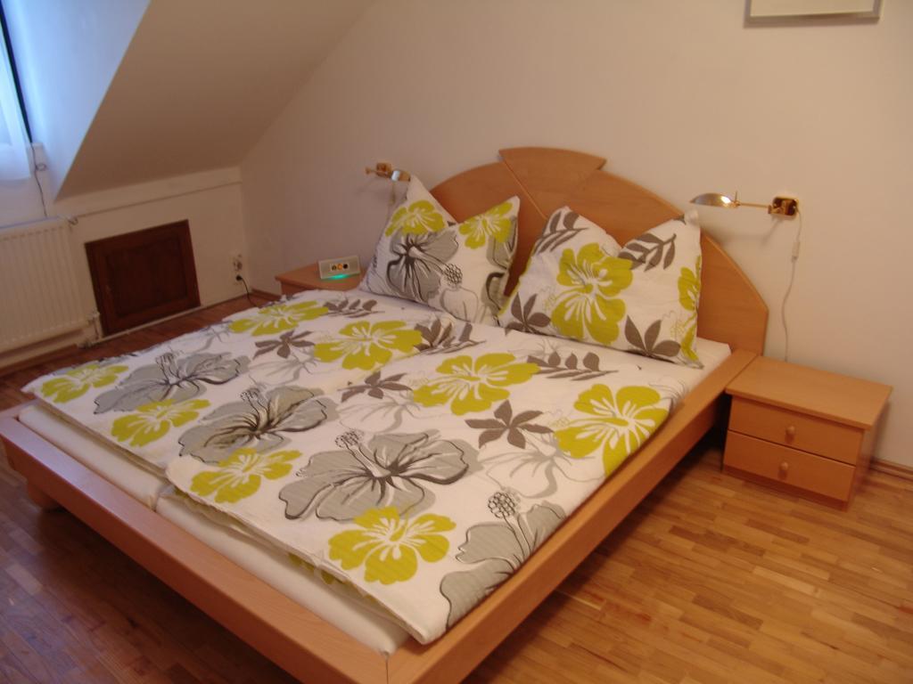 Luna City Apartman Lägenhet Sopron Exteriör bild